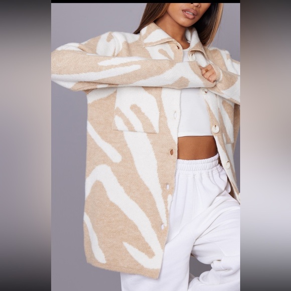 Printed Shacket - Picture 2 of 3